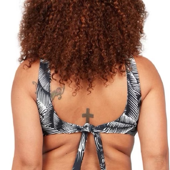 Volcom 12W Top Bikini Plus Stay or Leaf Scoop in Black for Every Body NWT - Picture 4 of 9